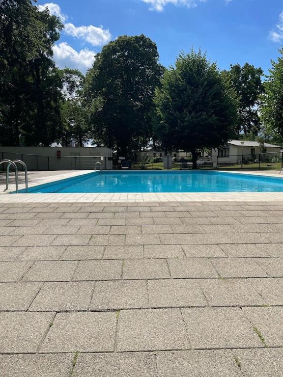 Freistehendes Ferienhaus Am See Naehe Roermond Heel المظهر الخارجي الصورة