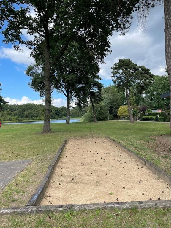 Freistehendes Ferienhaus Am See Naehe Roermond Heel المظهر الخارجي الصورة