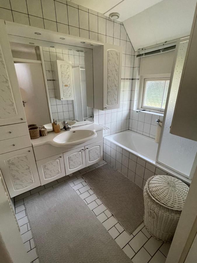 Freistehendes Ferienhaus Am See Naehe Roermond Heel المظهر الخارجي الصورة